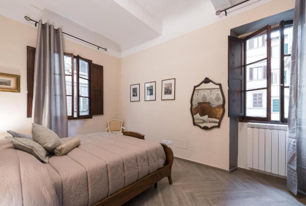 The Hobbit Guelfa Apartment Florence Exterior photo